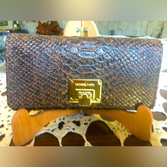 Michael Kors Wallet - Picture 1 of 10
